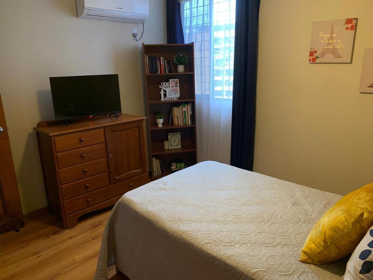 Comfortable For 4 People In La Tahona Appartamento Caracas