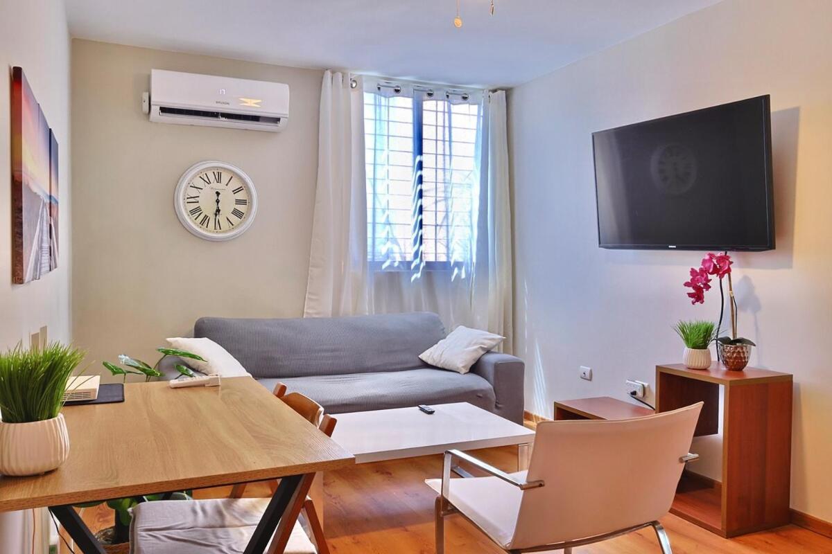 Comfortable For 4 People In La Tahona * Caracas